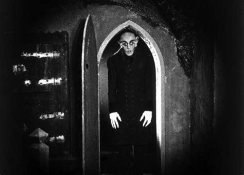 Nosferatu: หนึ่งร้อยปีแห่งความน่าสะพรึงกลัวในภาพยนตร์ฟีเวอร์!